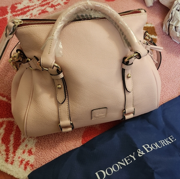 New Dooney and Bourke Satchel - Picture 10 of 15